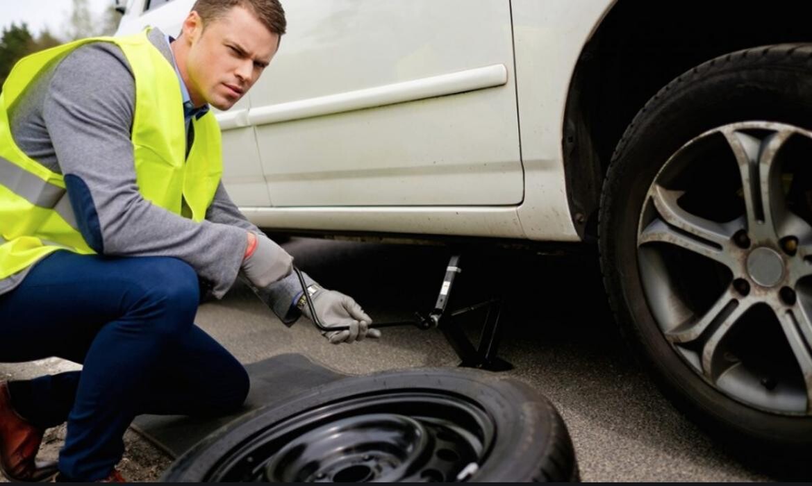 Images River City Towing & Recovery