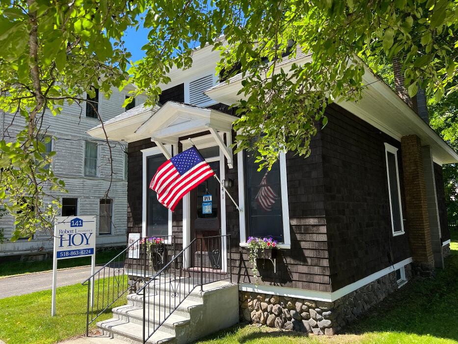 Images Robert J. Hoy Agency, Inc.