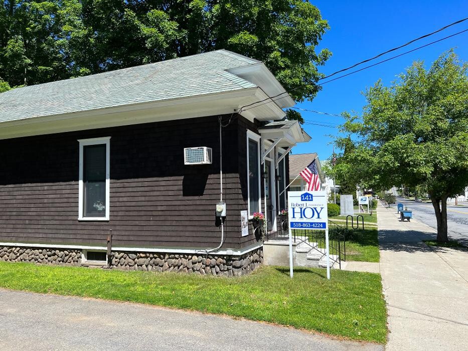 Images Robert J. Hoy Agency, Inc.