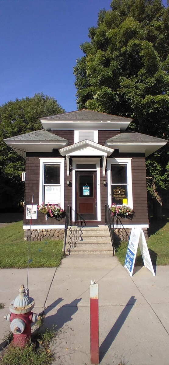 Images Robert J. Hoy Agency, Inc.