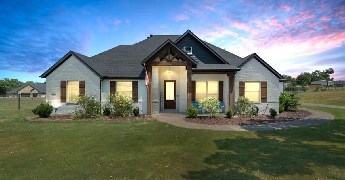 Images Trinity Group Realty