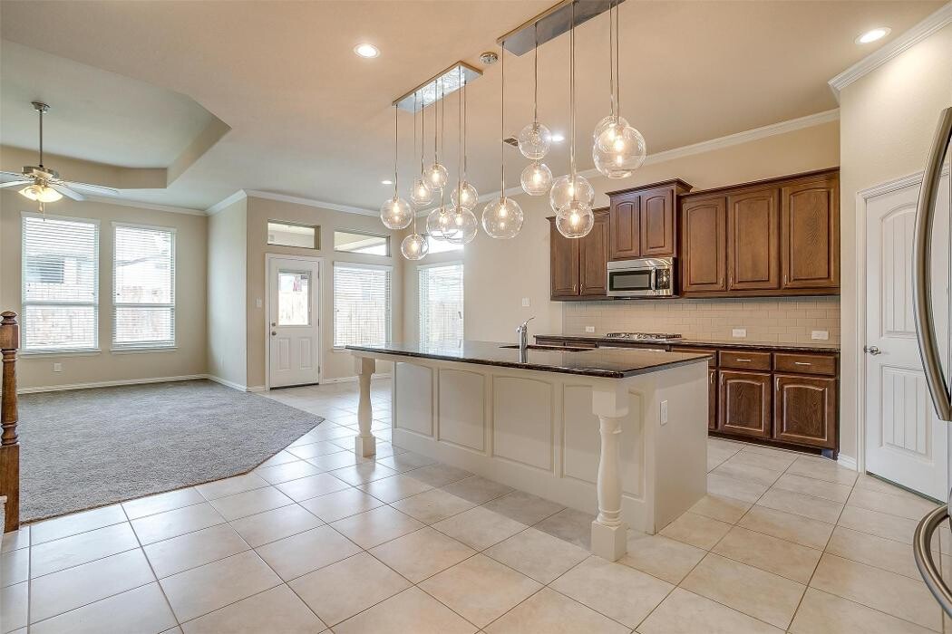 Images Trinity Group Realty