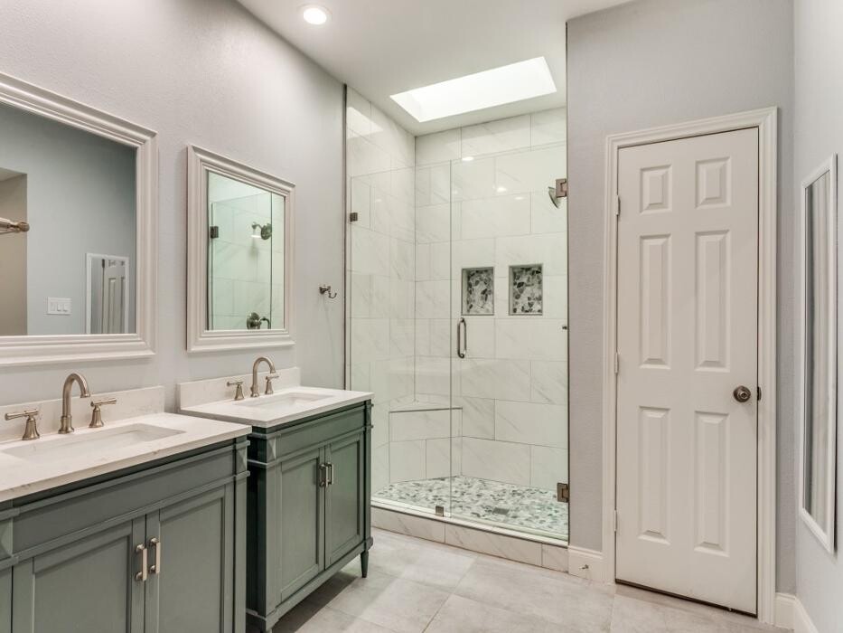 Images Trinity Group Realty