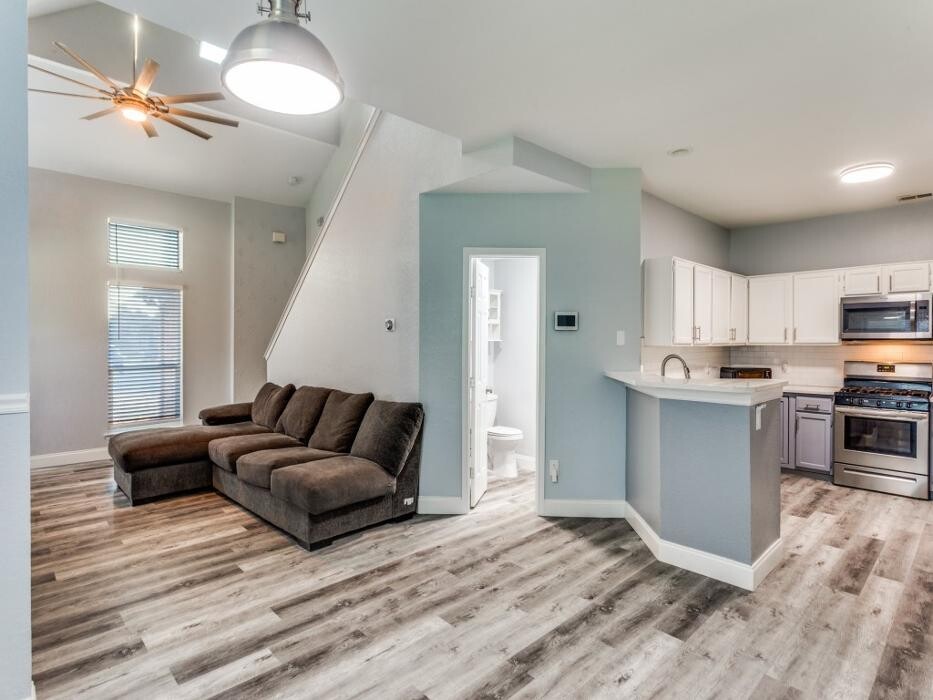 Images Trinity Group Realty