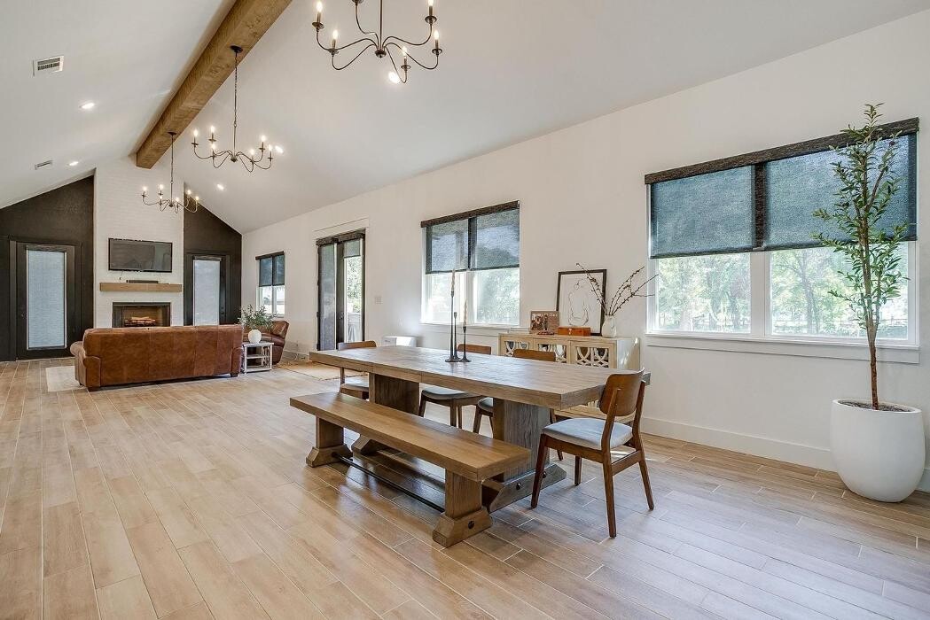 Images Trinity Group Realty
