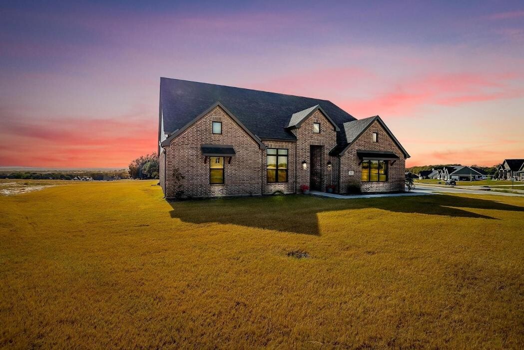 Images Trinity Group Realty