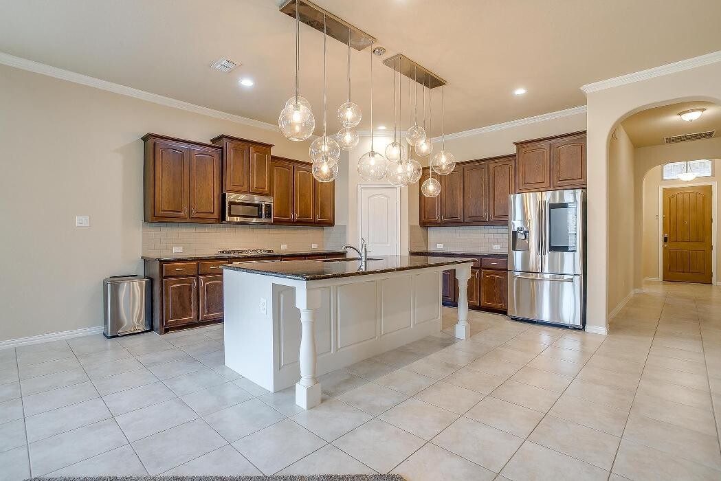 Images Trinity Group Realty