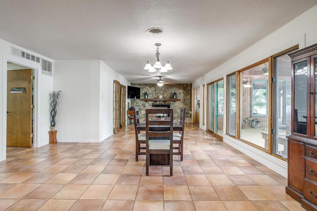 Images Trinity Group Realty