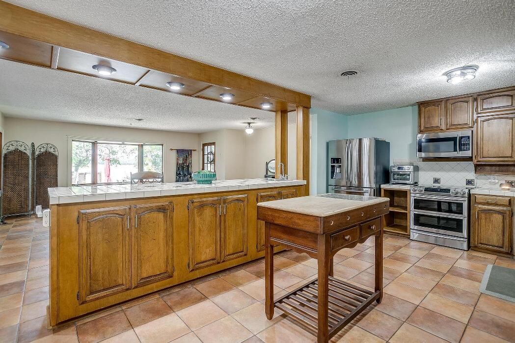 Images Trinity Group Realty