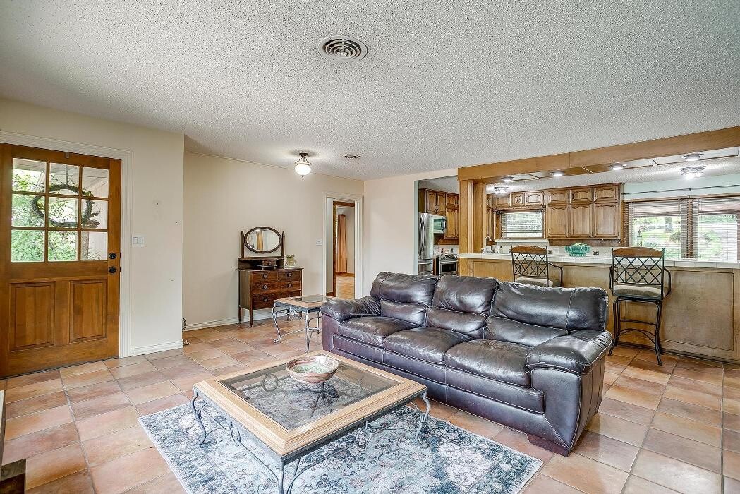 Images Trinity Group Realty