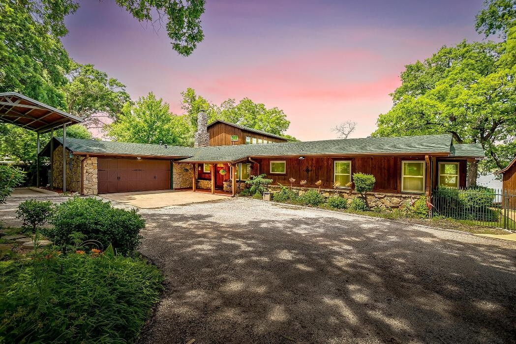 Images Trinity Group Realty