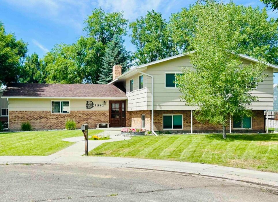 Images McGarvin & Taylor Real Estate