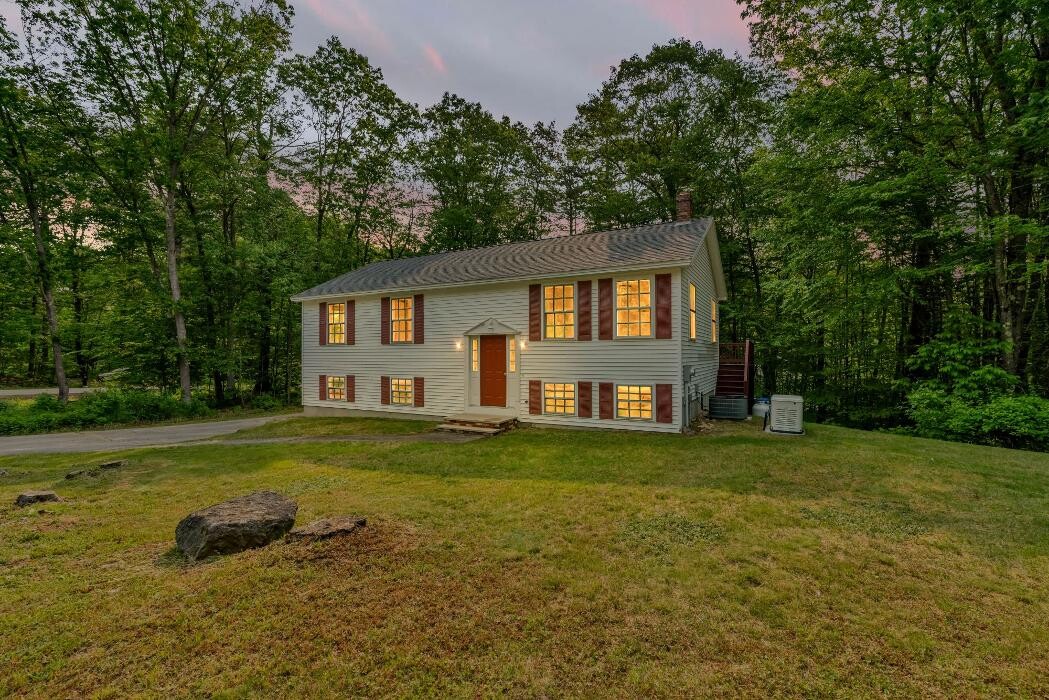 Images Town Square Realty Group