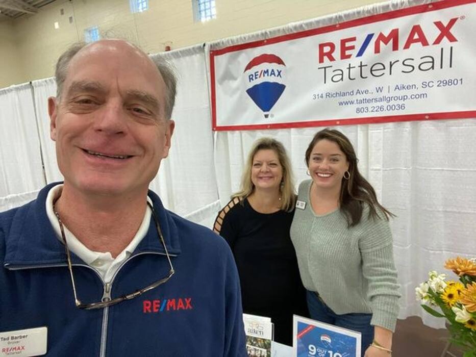 Images RE/MAX Tattersall Group