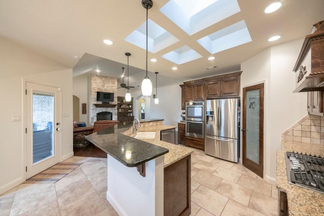 Images The Agency, Kerri Payne James Real Estate Team