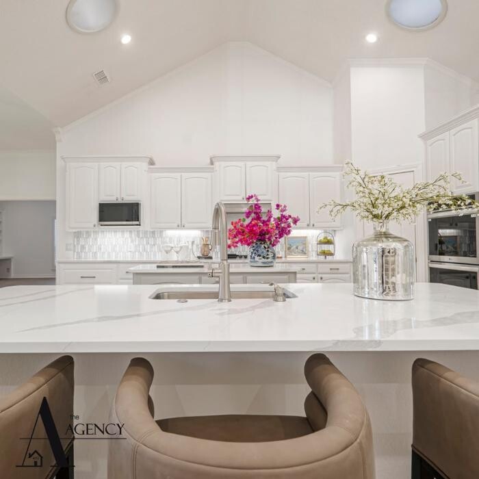 Images The Agency, Kerri Payne James Real Estate Team
