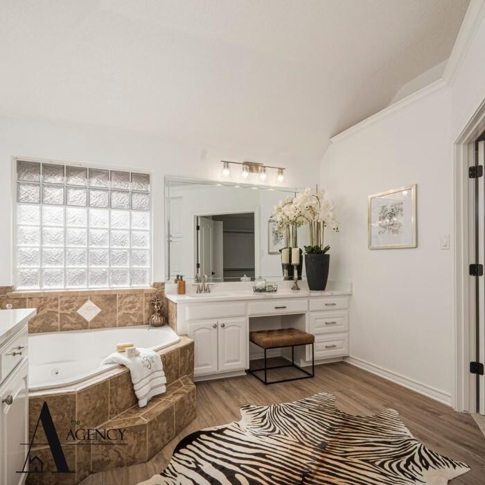 Images The Agency, Kerri Payne James Real Estate Team
