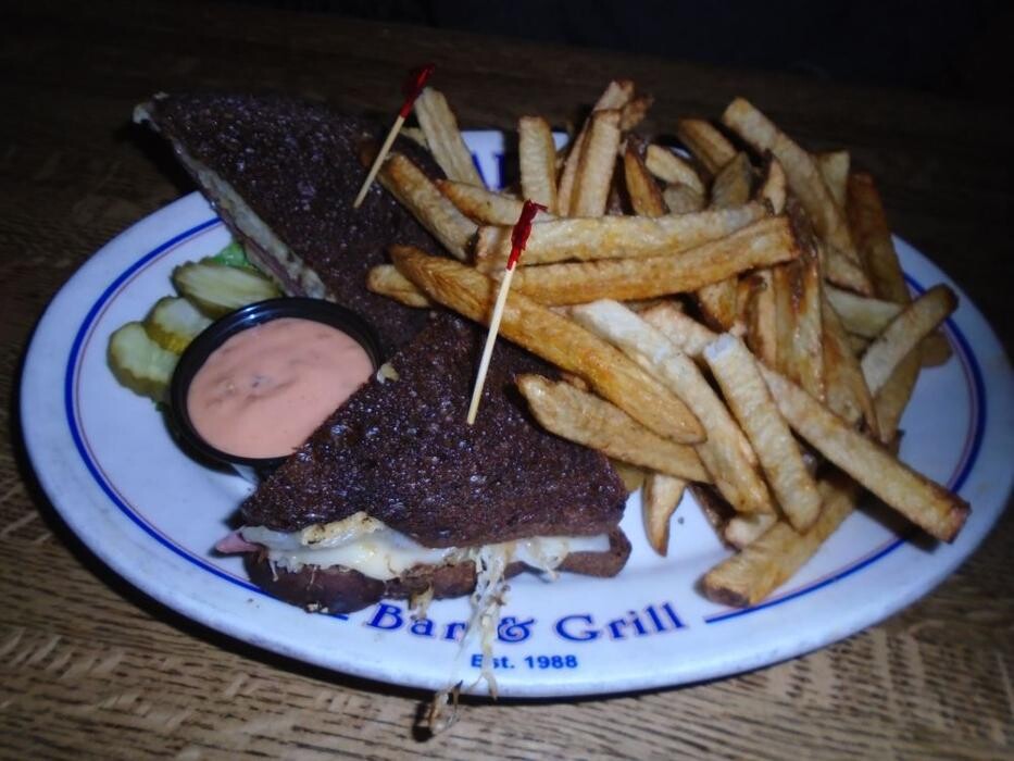 Images Barker's Bar & Grill