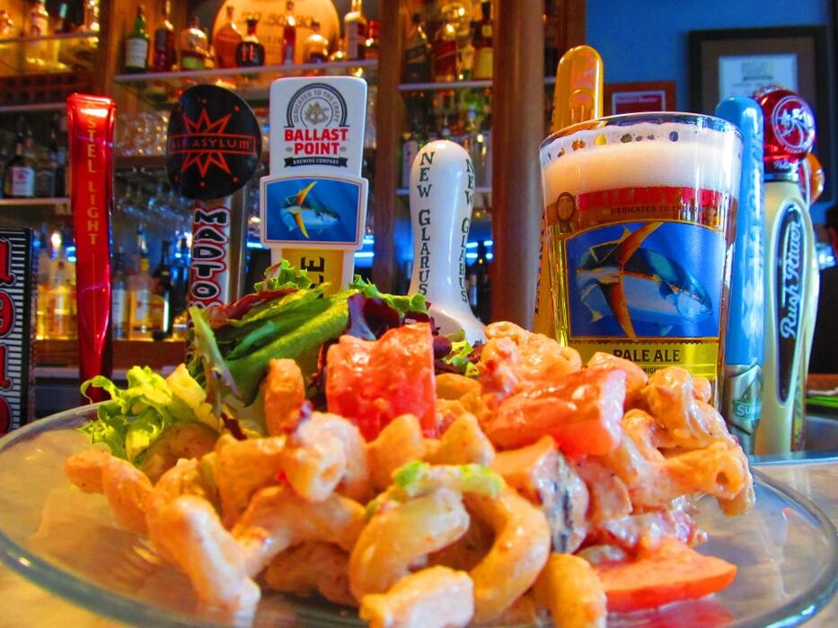 Images Barker's Bar & Grill