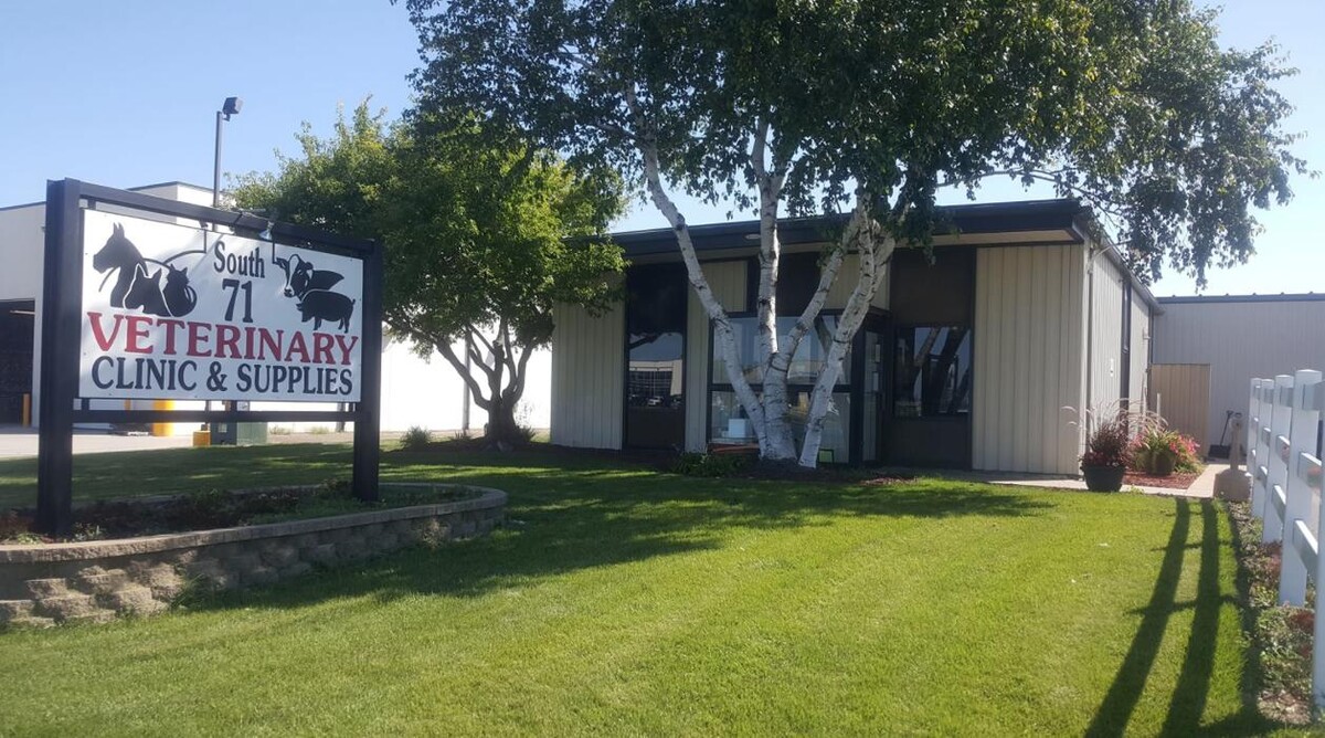 Images South 71 Veterinary Clinic