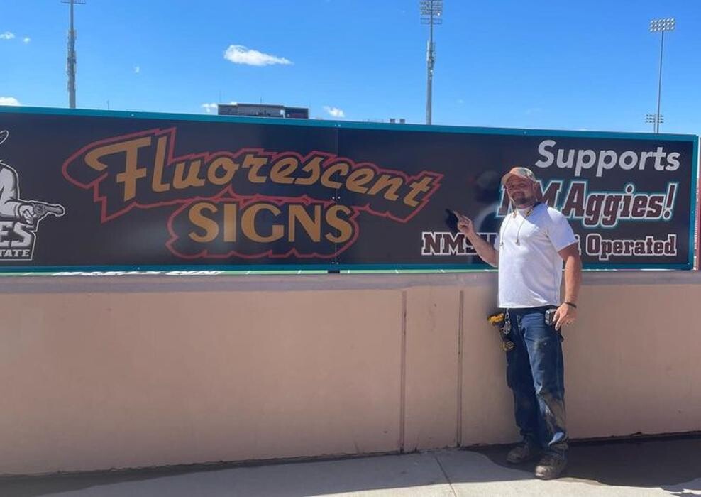 Images Fluorescent Signs Inc