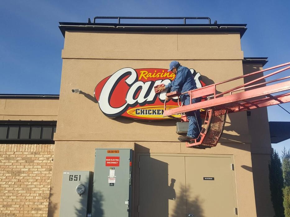 Images Fluorescent Signs Inc