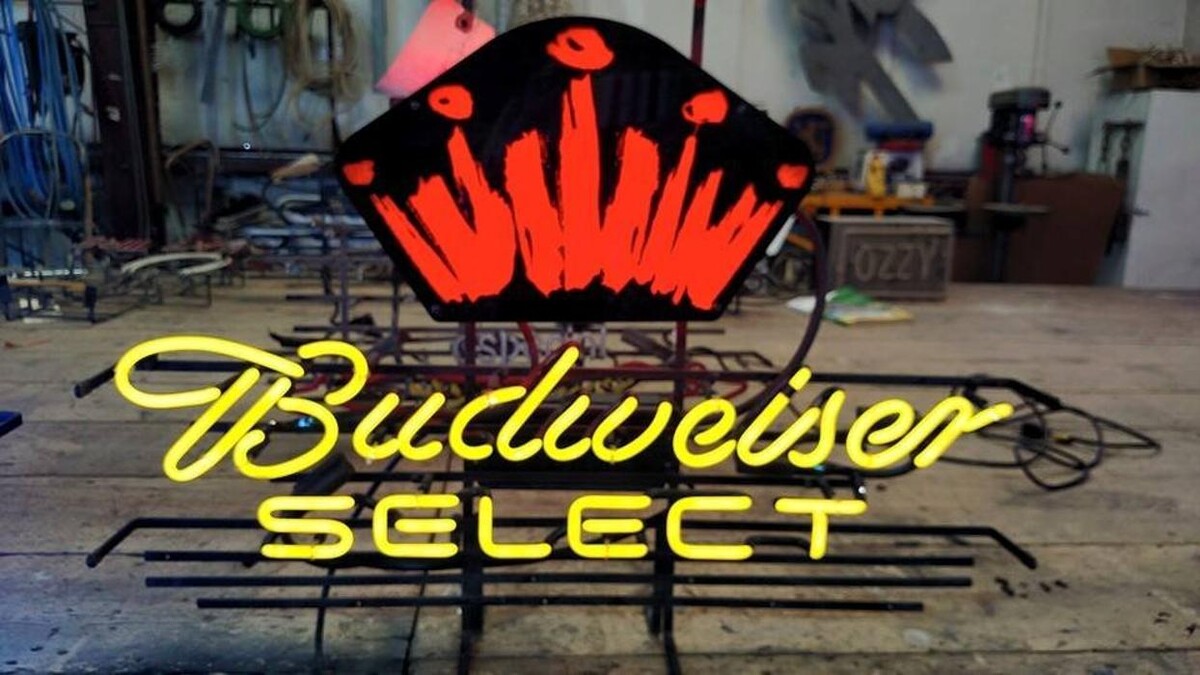 Images Fluorescent Signs Inc