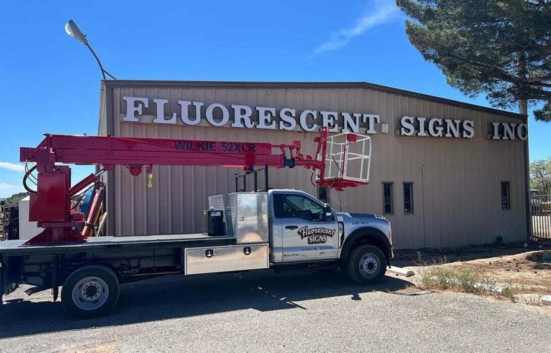 Images Fluorescent Signs Inc