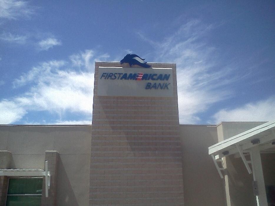 Images Fluorescent Signs Inc