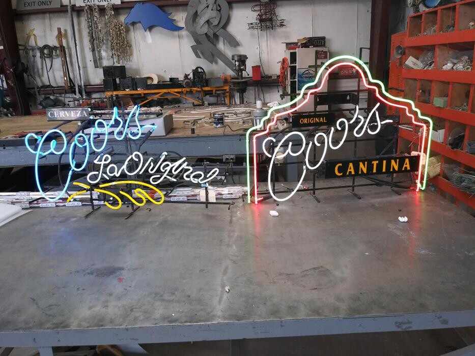 Images Fluorescent Signs Inc
