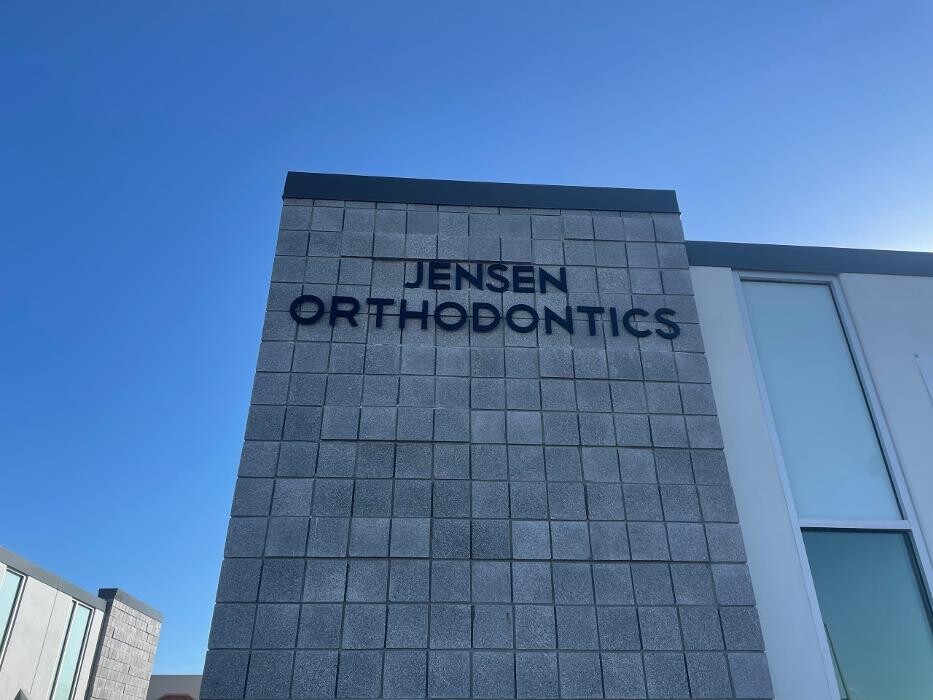 Images Fluorescent Signs Inc
