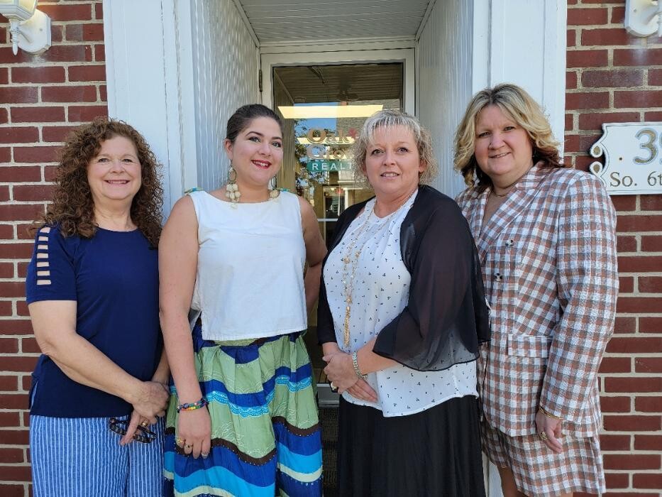 Images Oak Grove Realty LLC