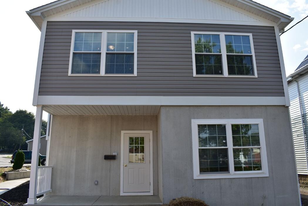 Images Oak Grove Realty LLC