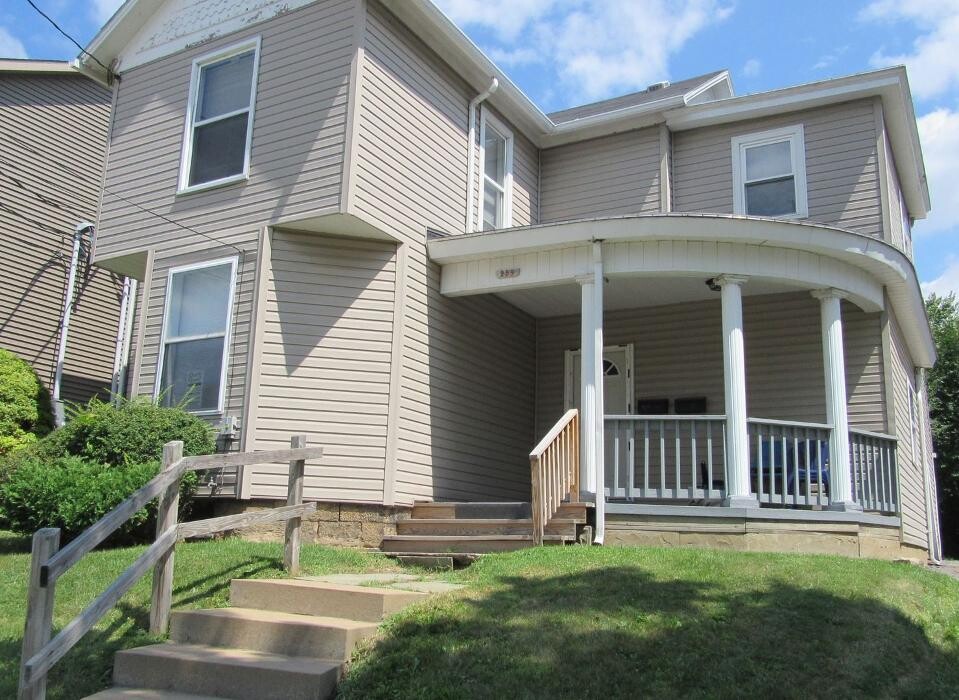 Images Oak Grove Realty LLC