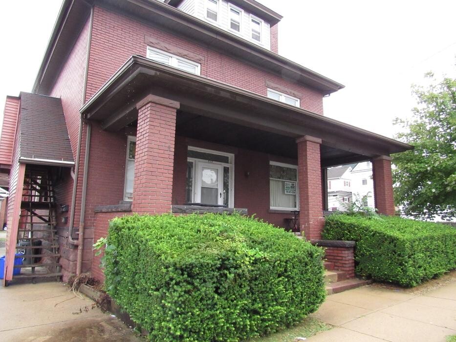 Images Oak Grove Realty LLC