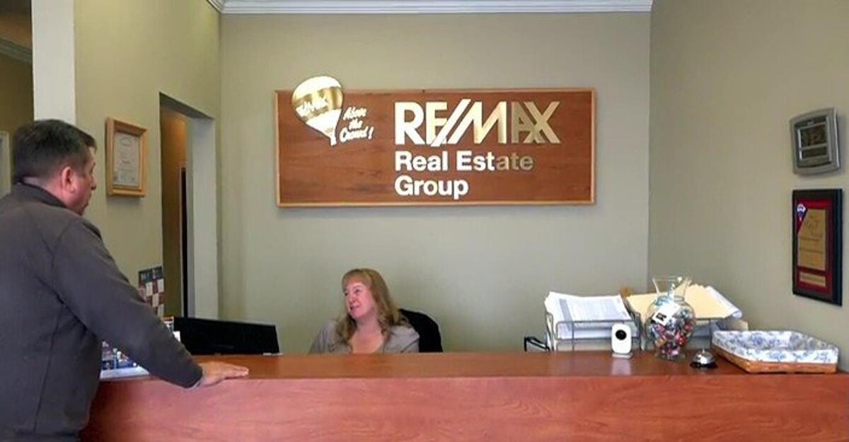 Images Matt Ridgeway - Re/Max Real Estate Group