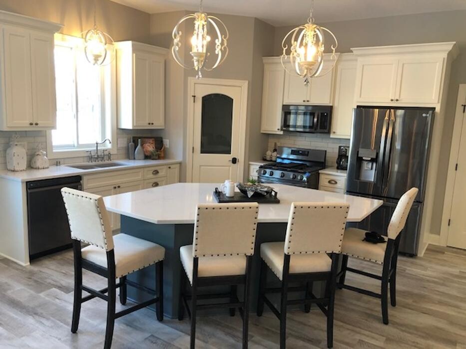 Images Kim Theis - Generations Real Estate Group