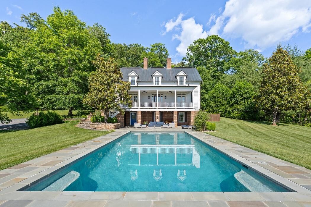 Images Dawn Arruda & Co LLC of ROSS Real Estate