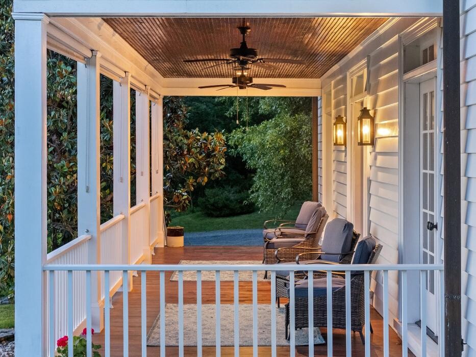 Images Dawn Arruda & Co LLC of ROSS Real Estate