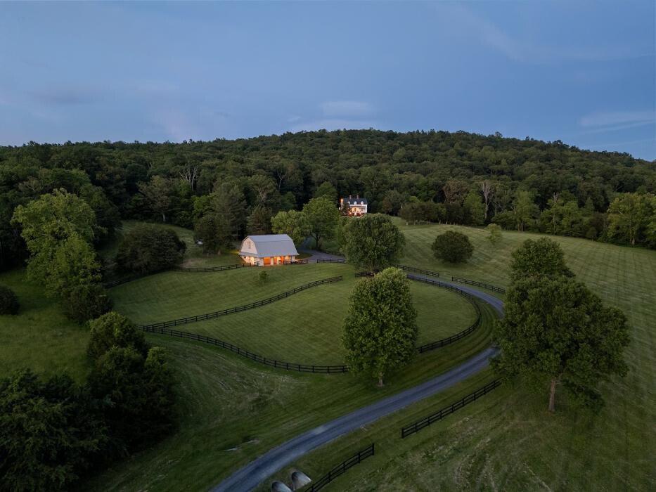 Images Dawn Arruda & Co LLC of ROSS Real Estate
