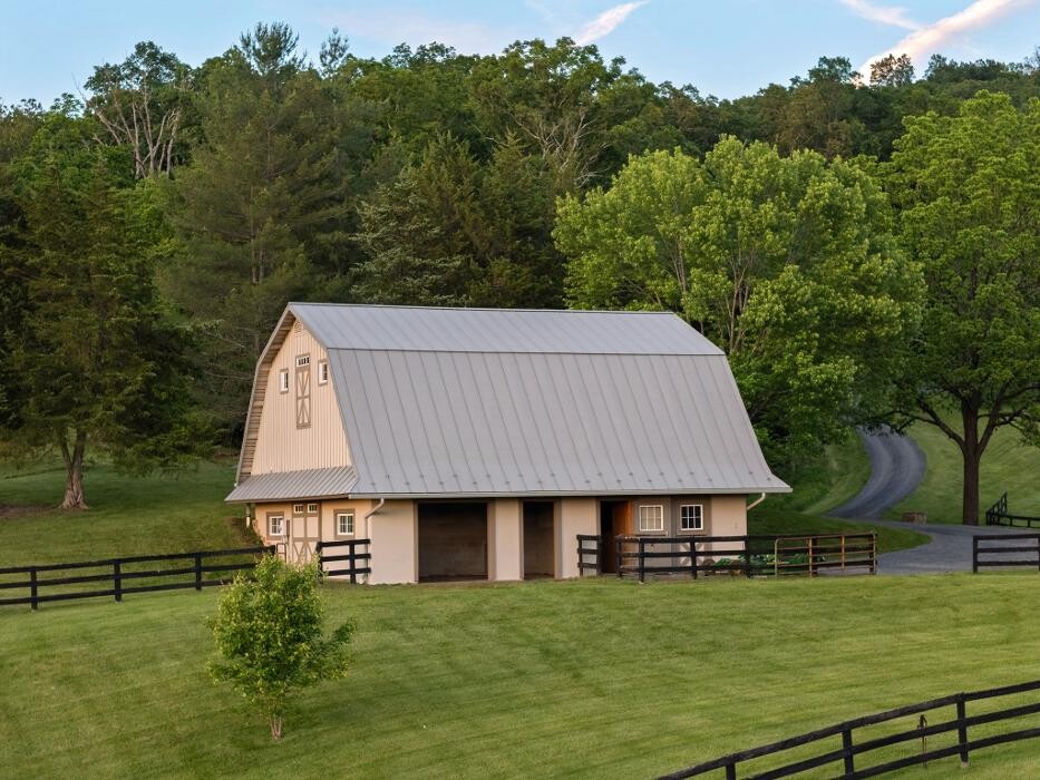 Images Dawn Arruda & Co LLC of ROSS Real Estate