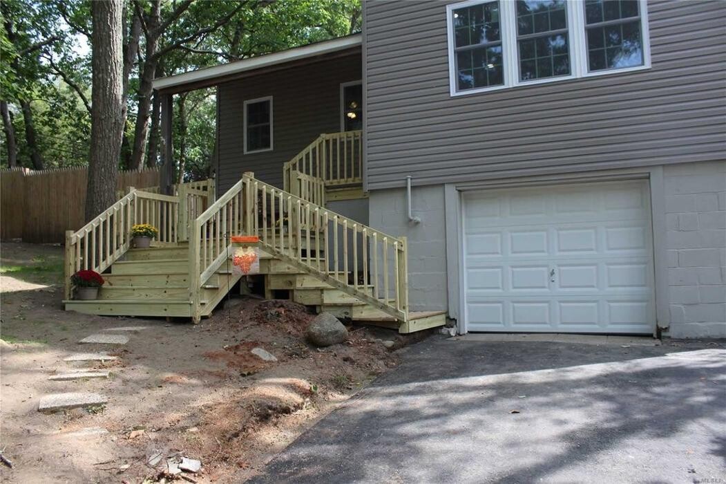 Images Leesa Byrnes Realty