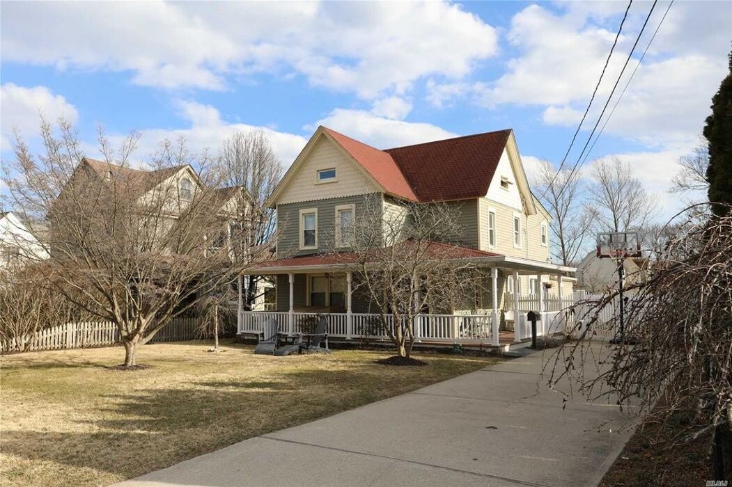 Images Leesa Byrnes Realty