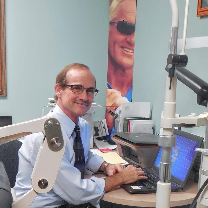 Images Ozaukee EyeCare Dr. Gary B. Walters