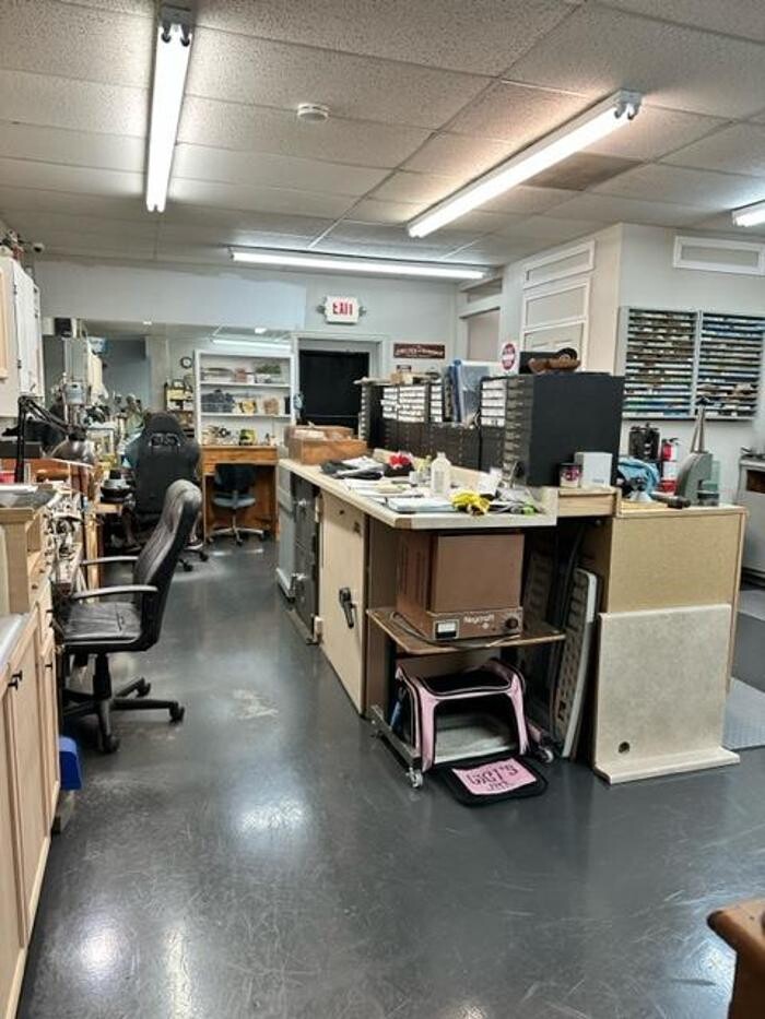 Images The Jeweler's Workshop