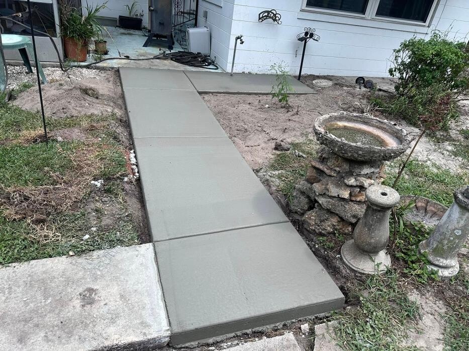 Images Rountree's Lawn Maintenance, Inc.