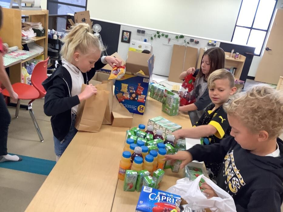 Images Montessori ONE Academy