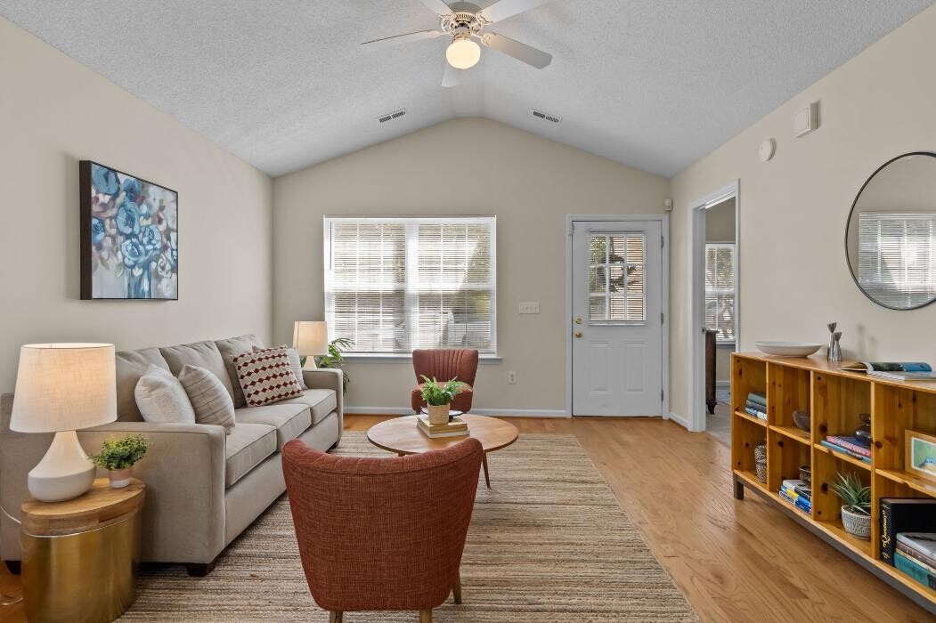 Images Logan Carter Realty