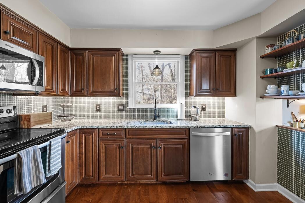 Images Logan Carter Realty