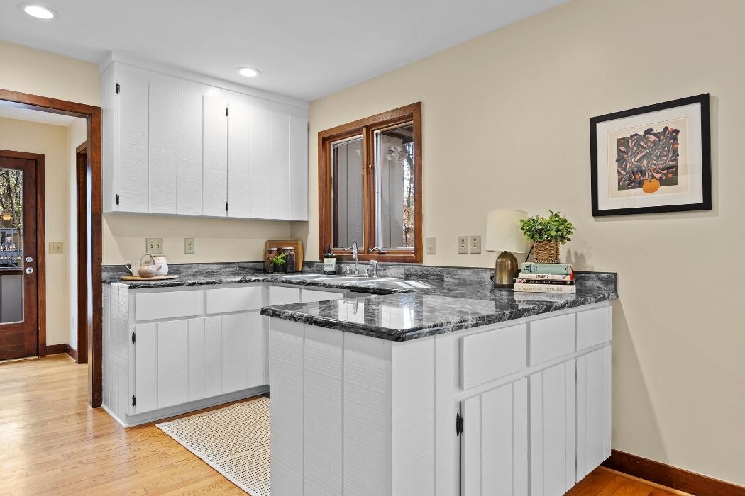 Images Logan Carter Realty